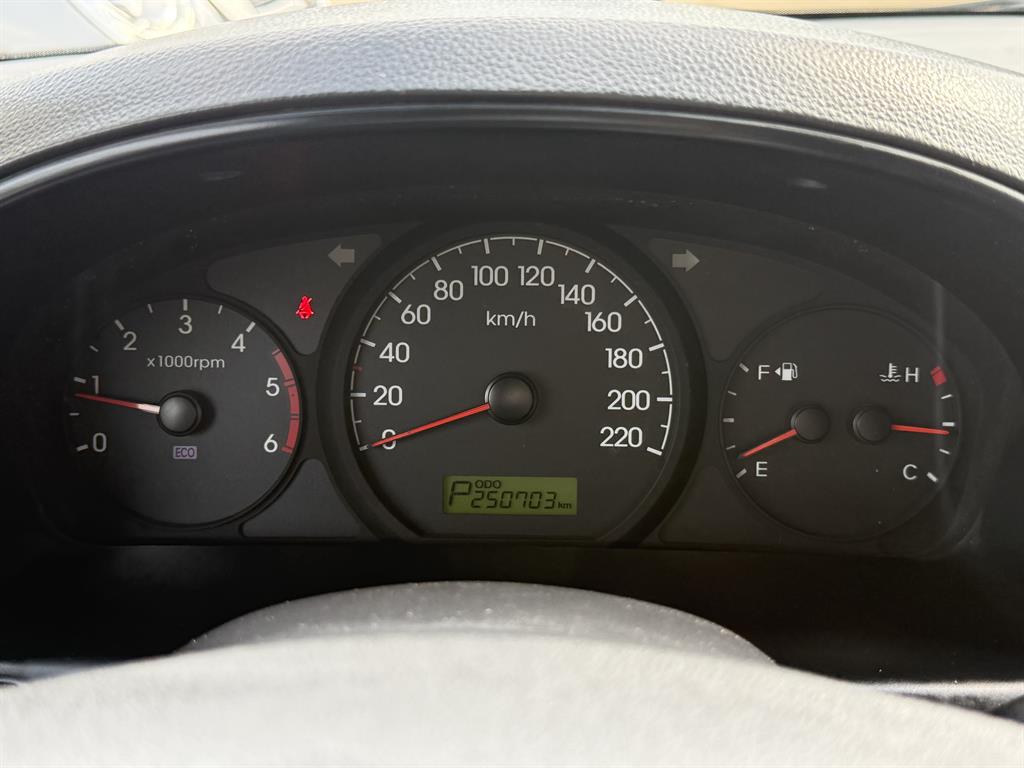 HYUNDAI Starex - Vista 8