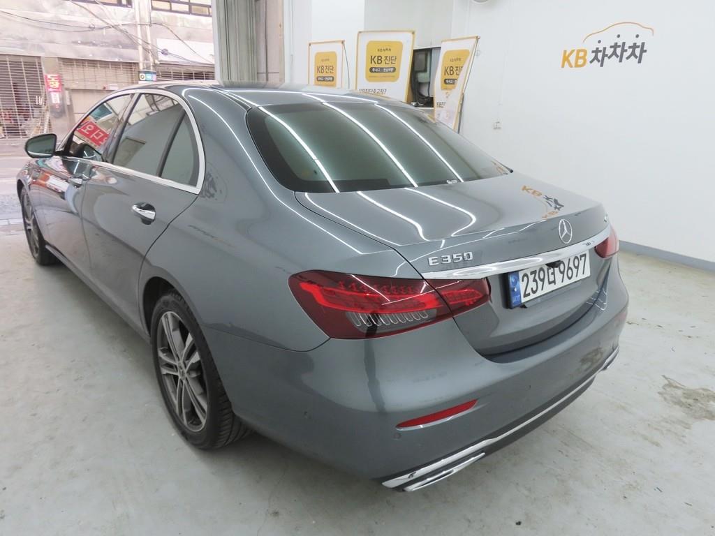 Mercedes Benz E class - Vista 4