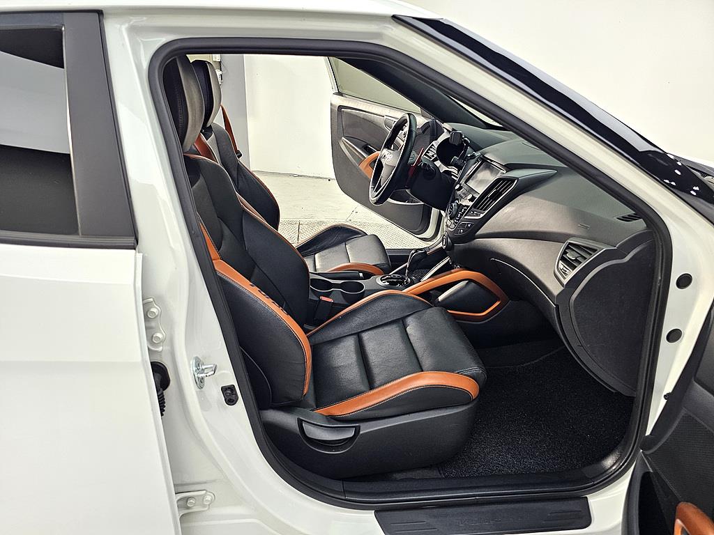 HYUNDAI Veloster - Vista 11