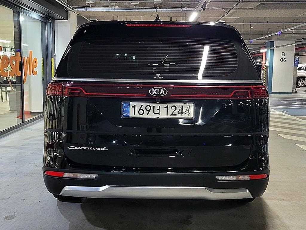 KIA Carnival - Vista 5