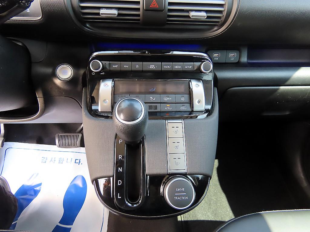 HYUNDAI Casper - Vista 10