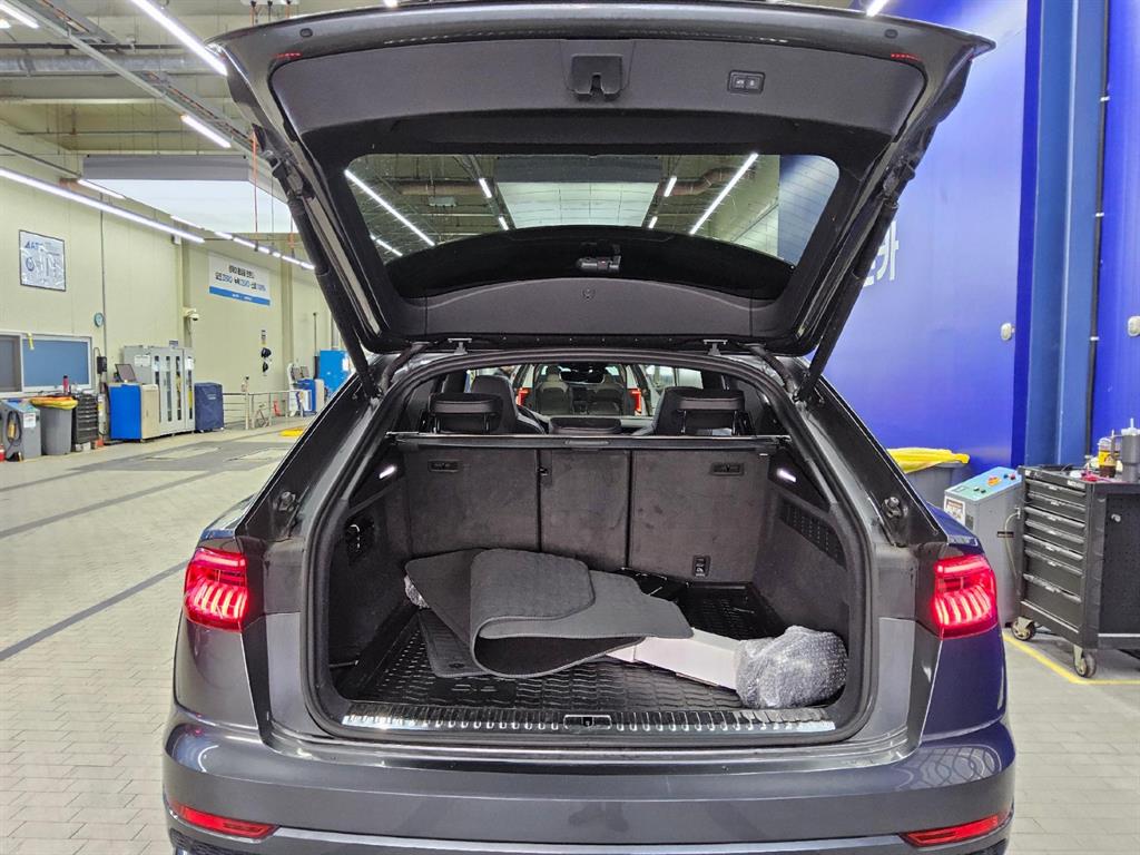 Audi Q8 - Vista 4