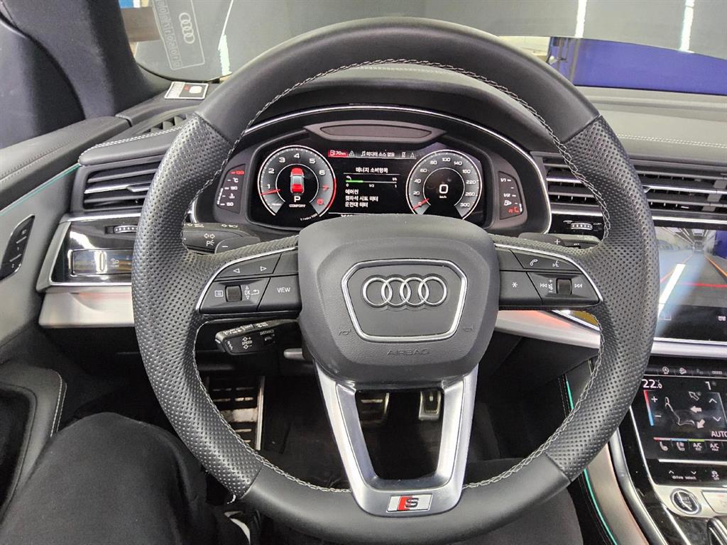 Audi Q8 - Vista 11