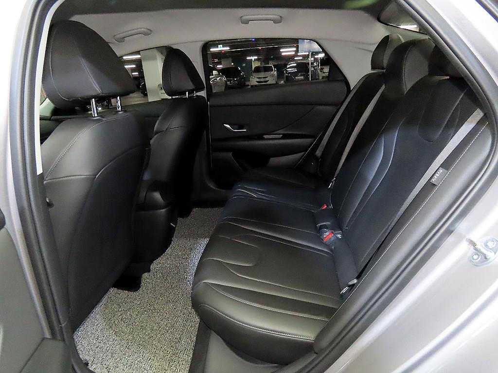 HYUNDAI Avante - Vista 7