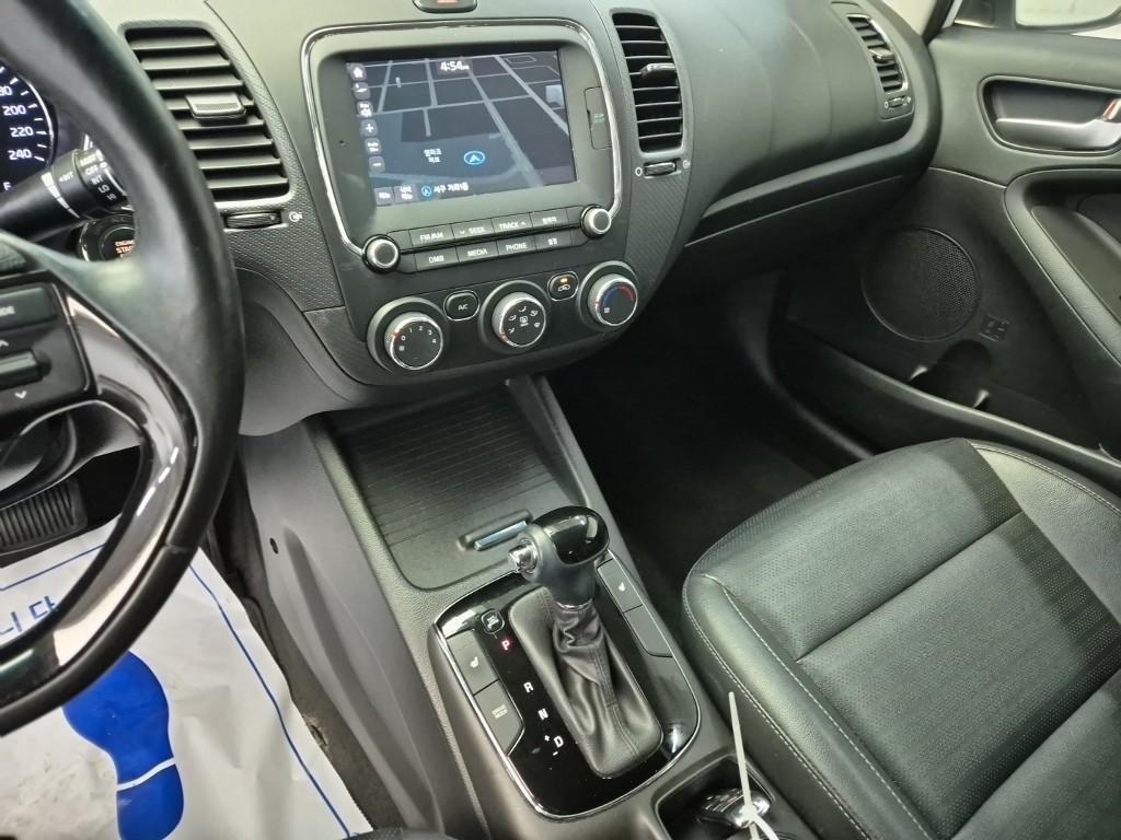 KIA K3 - Vista 10