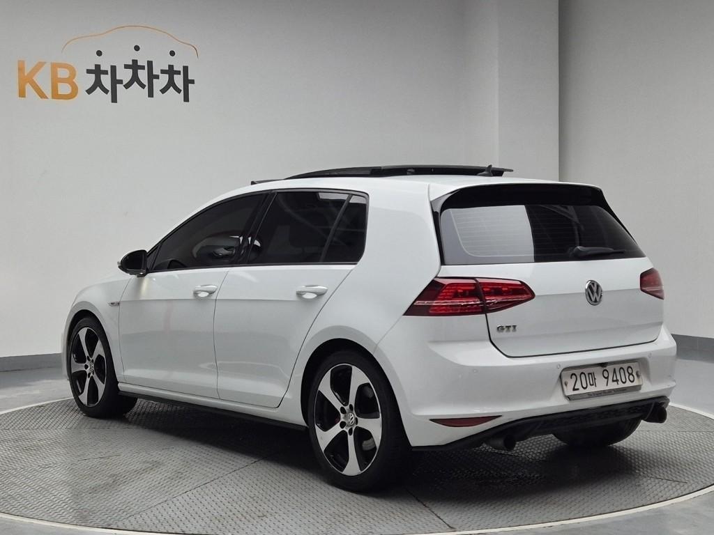 Volkswagen Golf - Vista 2