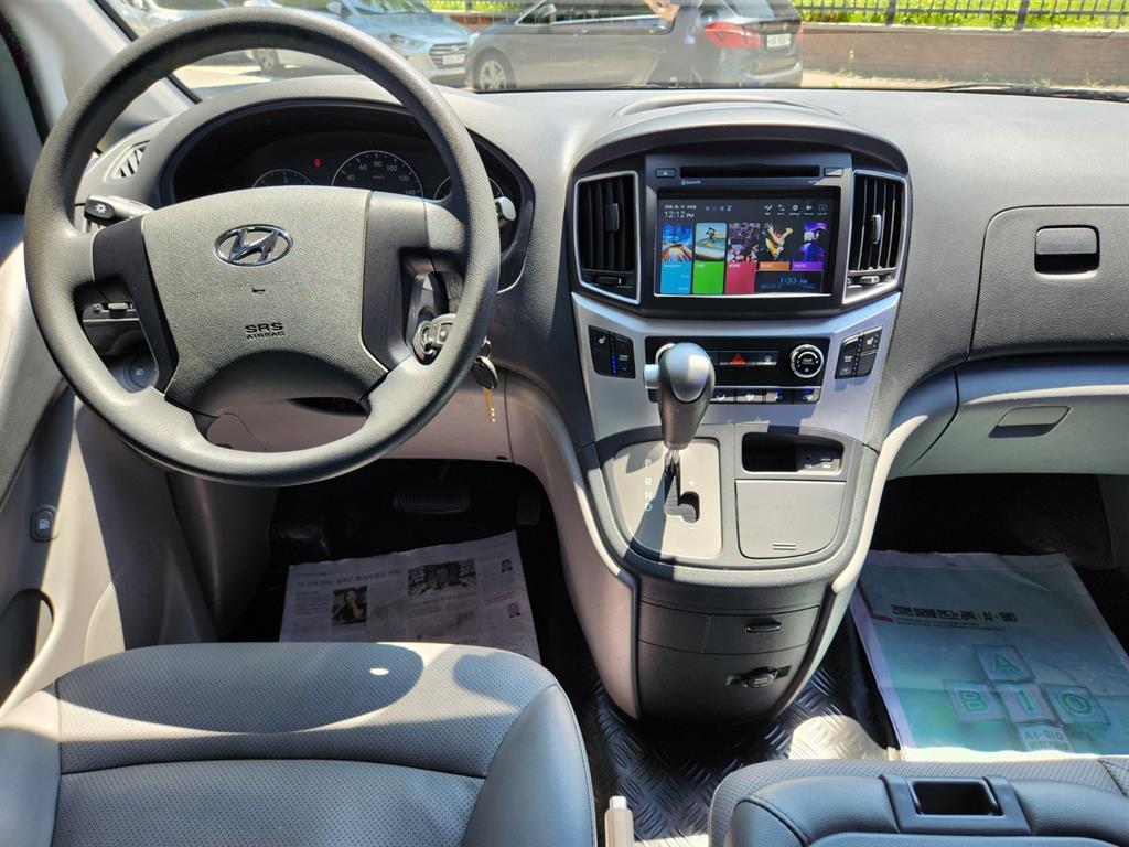 HYUNDAI Starex - Vista 7