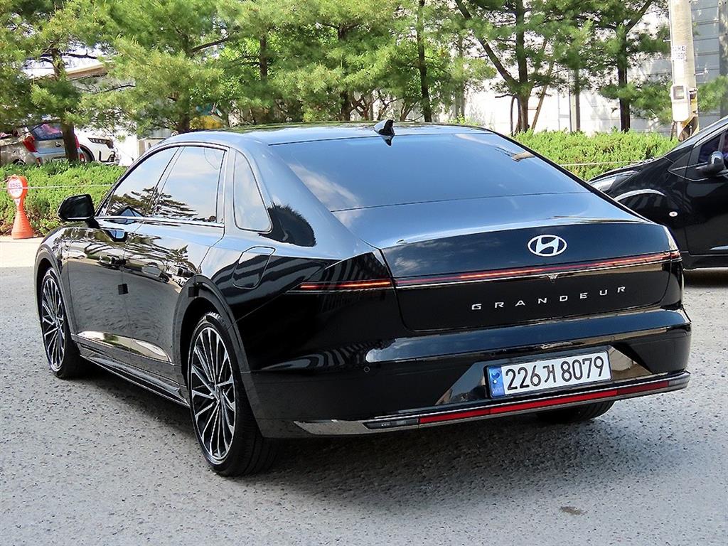 HYUNDAI Grandeur - Vista 4