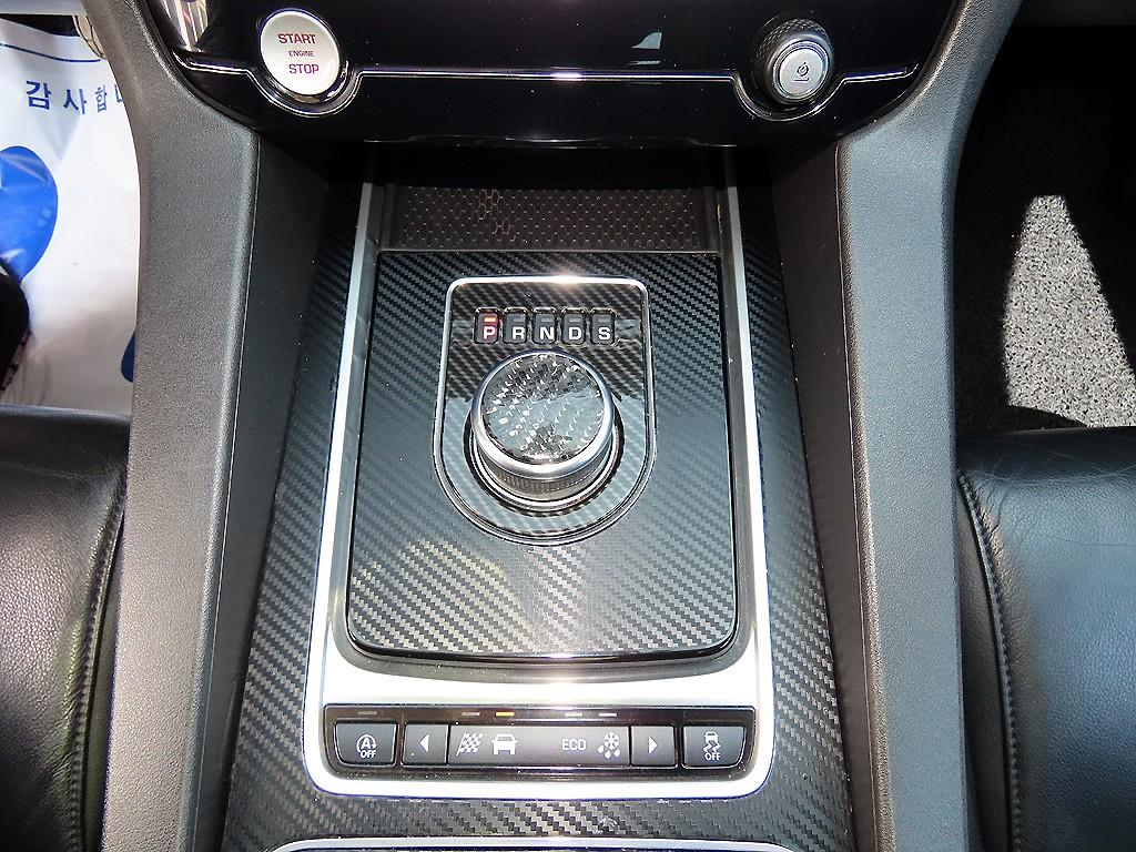 Jaguar F-PACE - Vista 10