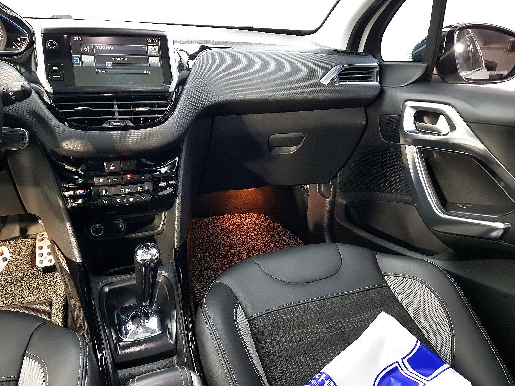 Peugeot 2008 - Vista 10