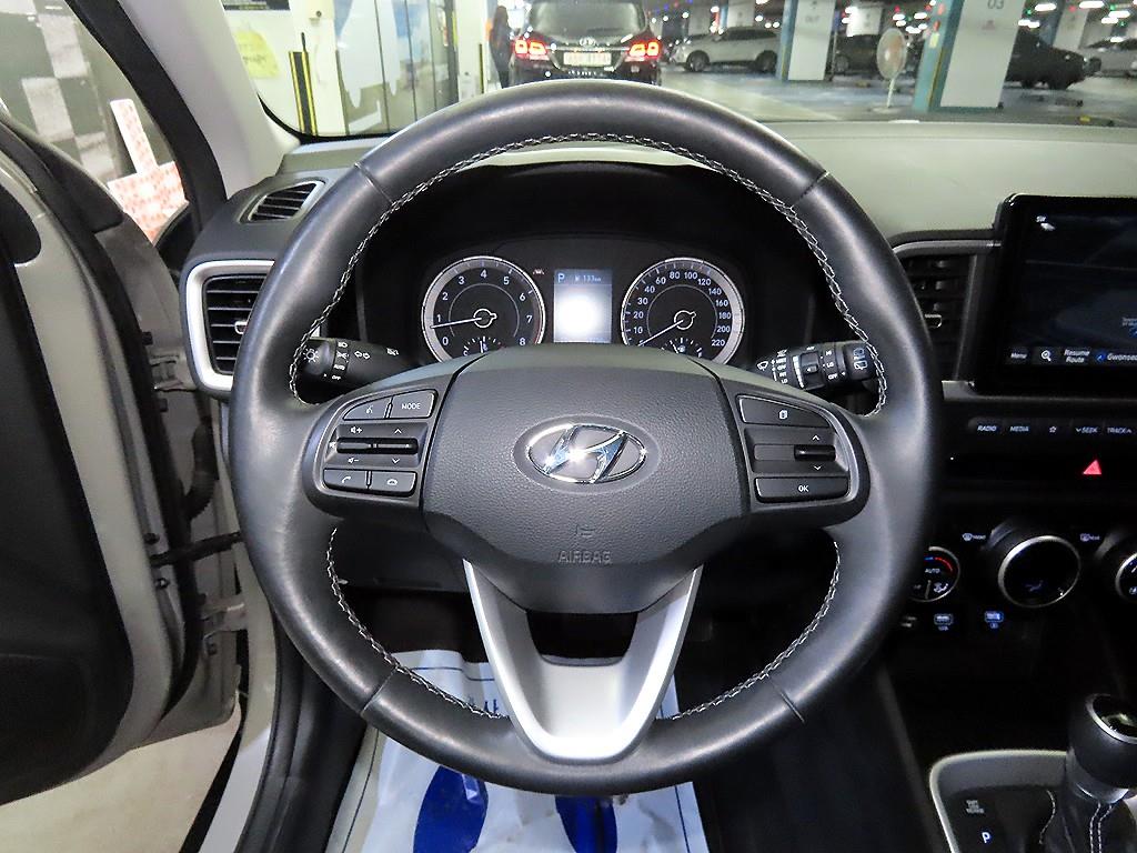 HYUNDAI Venue - Vista 8