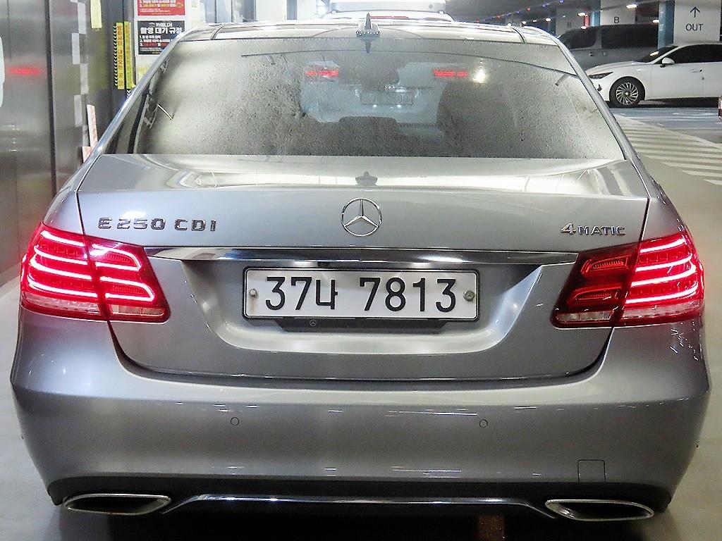 Mercedes Benz E class - Vista 5