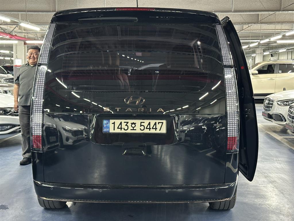 HYUNDAI Staria - Vista 4