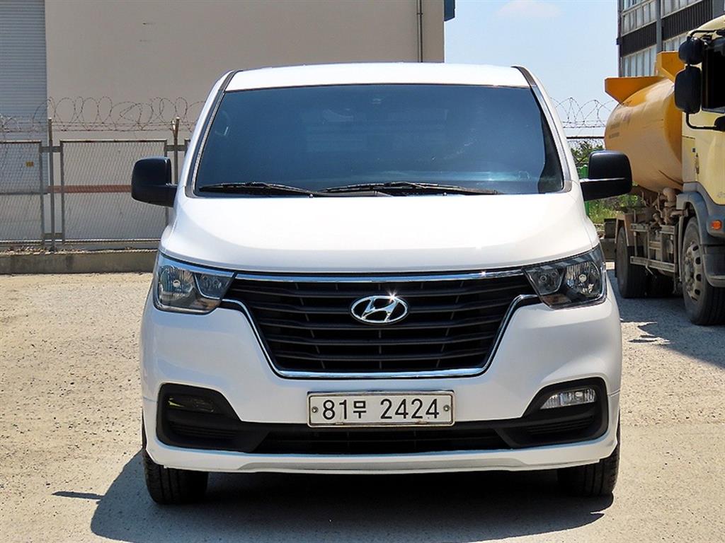 HYUNDAI Starex 2019 Blanco - Importación desde Corea - HF Imports Iquique - Foto 1