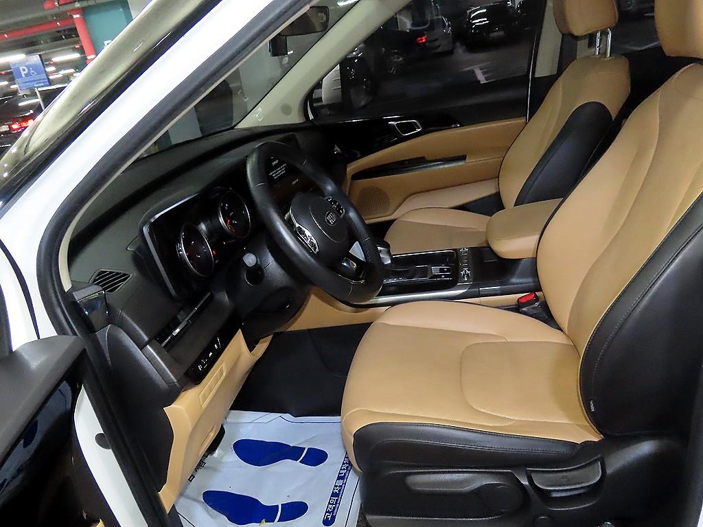 KIA Carnival - Vista 6