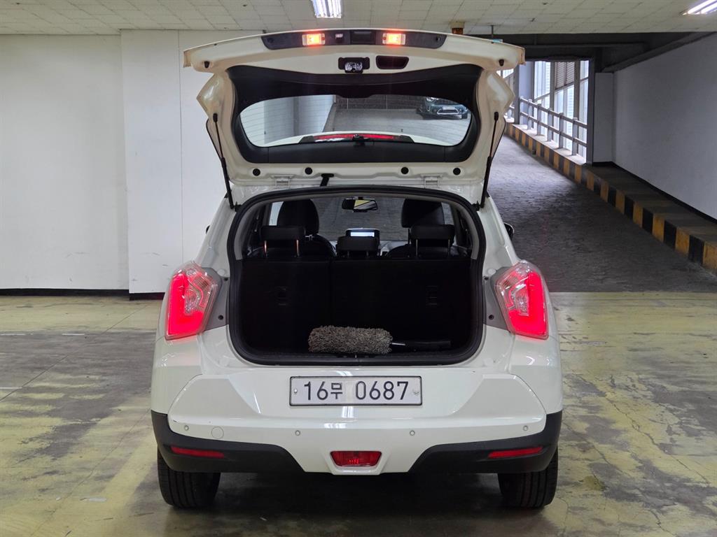 Ssangyong Tivoli 2016 Blanco - Importación desde Corea - HF Imports Iquique - Foto 18
