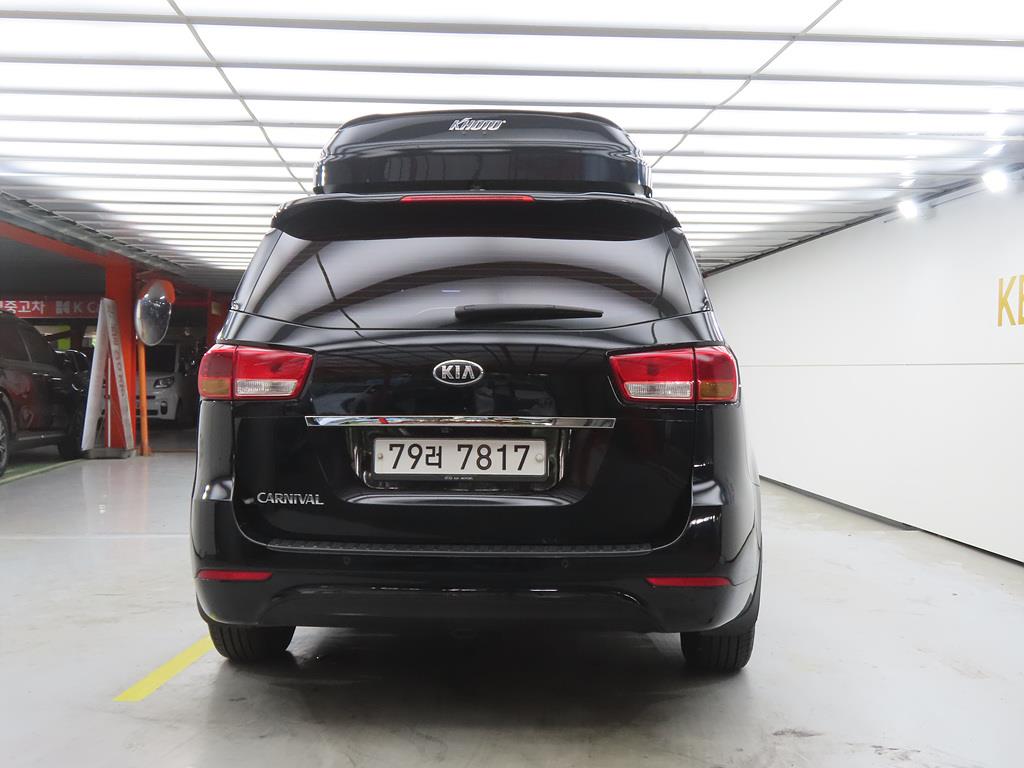 KIA Carnival - Vista 3