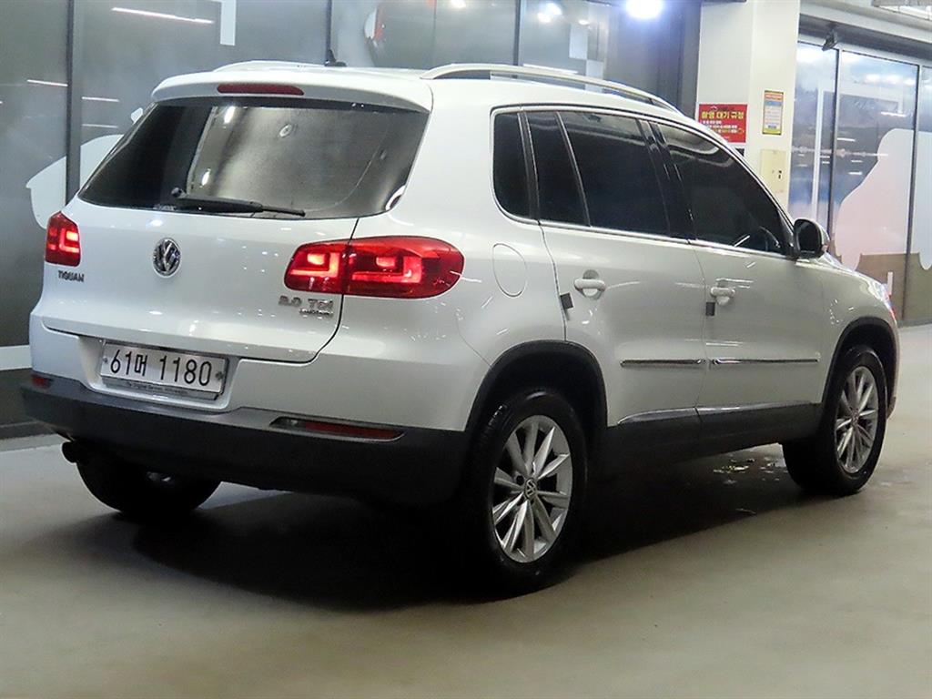 Volkswagen Tiguan - Vista 4