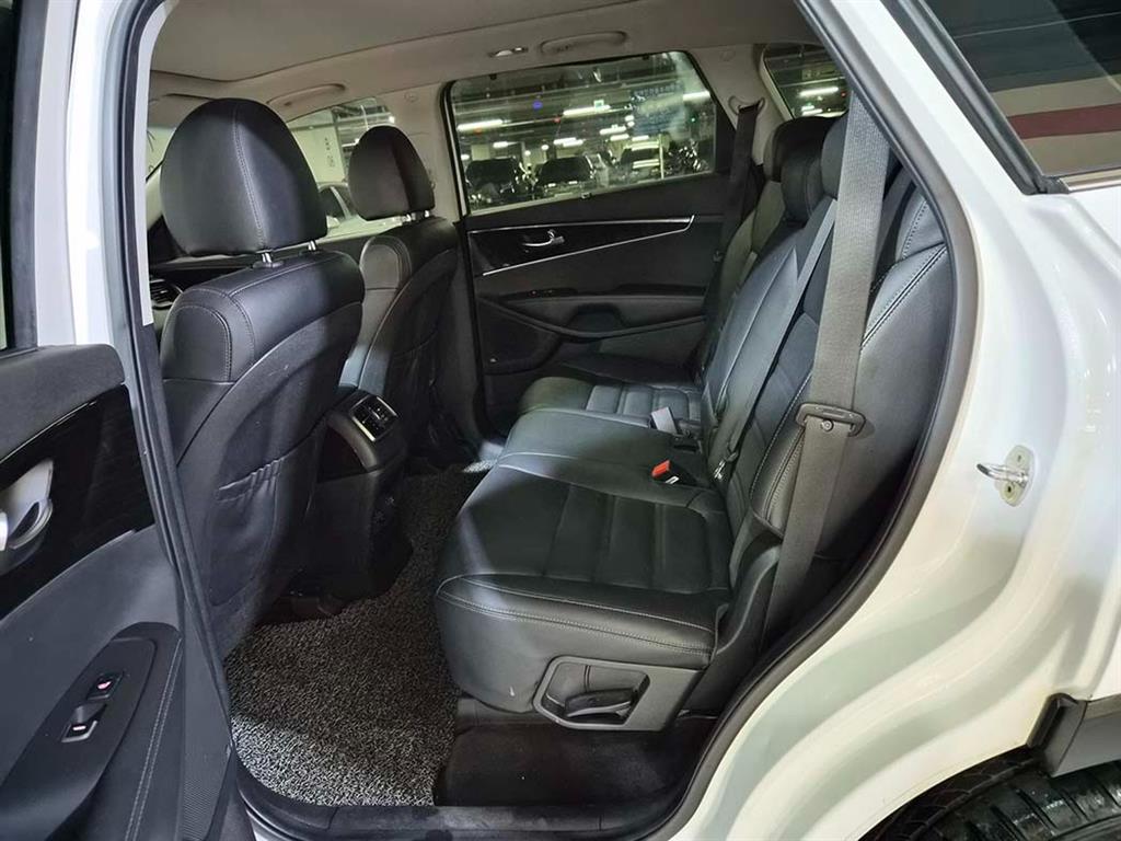 KIA Sorento - Vista 7
