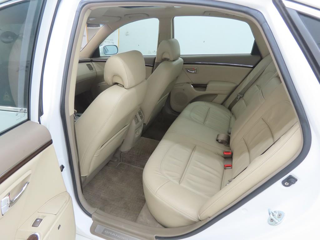 HYUNDAI Grandeur - Vista 6