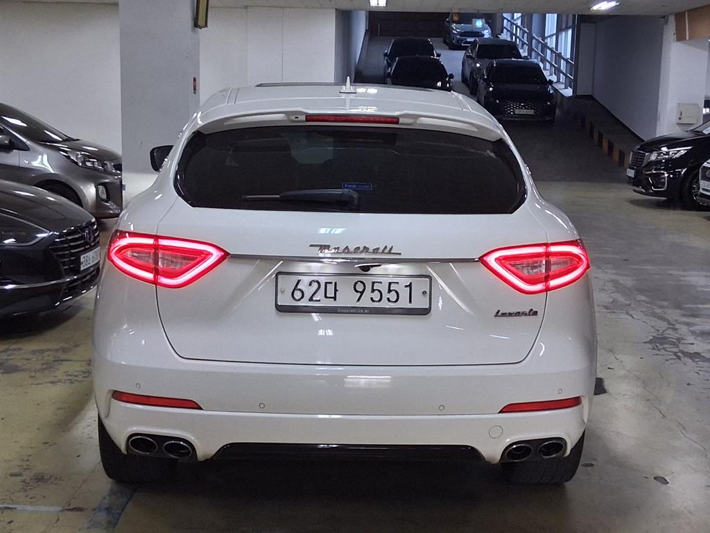 Maserati Levante - Vista 3