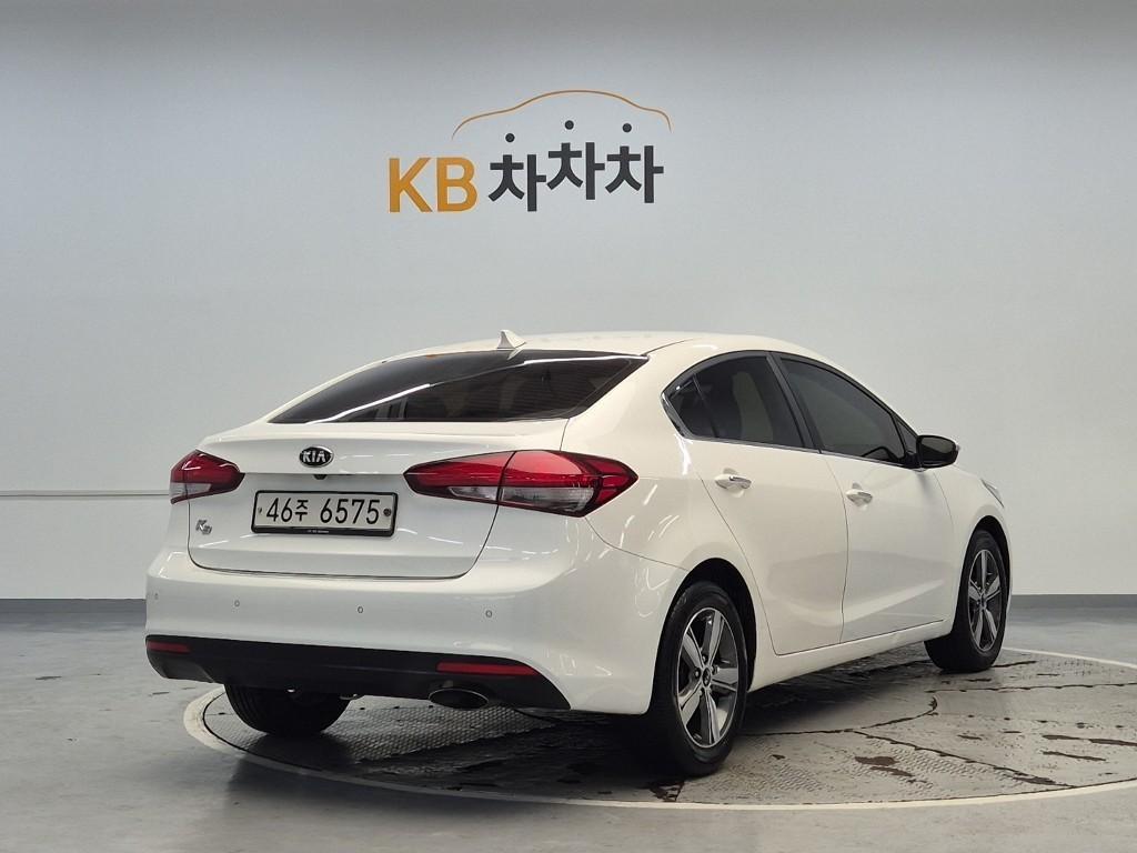 KIA K3 - Vista 3