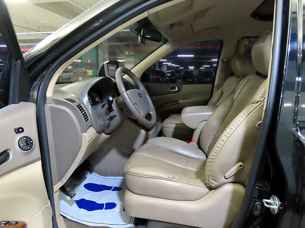 KIA Carnival - Vista 6