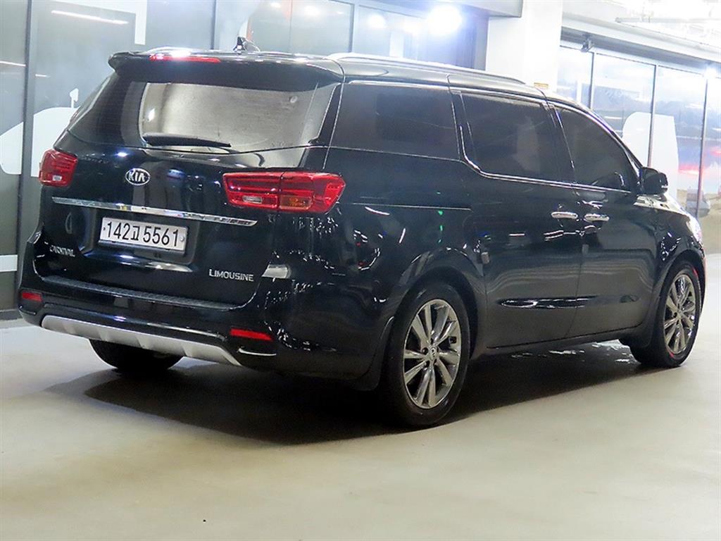 KIA Carnival - Vista 4