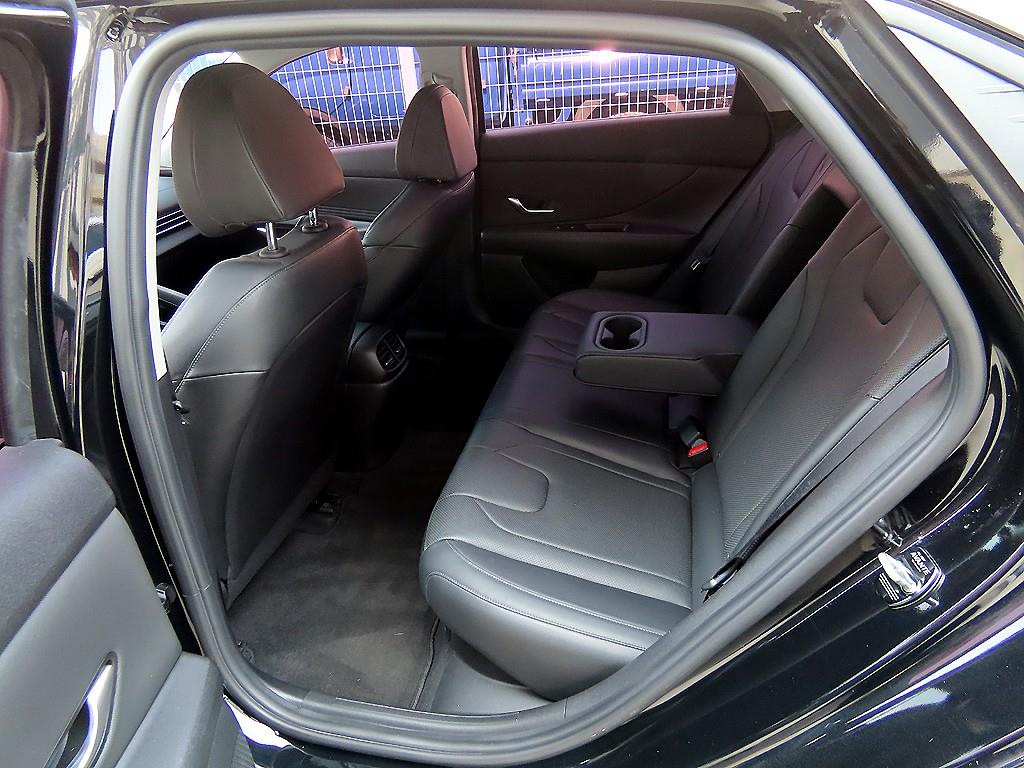 HYUNDAI Avante - Vista 6