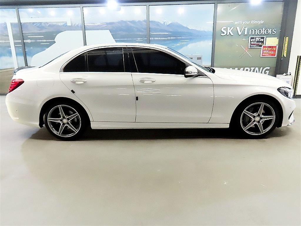 Mercedes Benz C Class - Vista 3