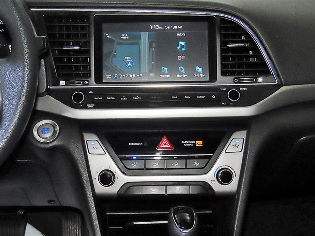 HYUNDAI Avante - Vista 11