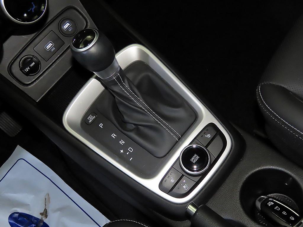 HYUNDAI Venue - Vista 12