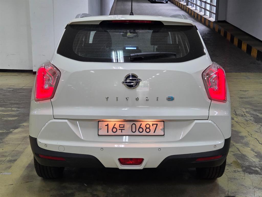 Ssangyong Tivoli - Vista 4
