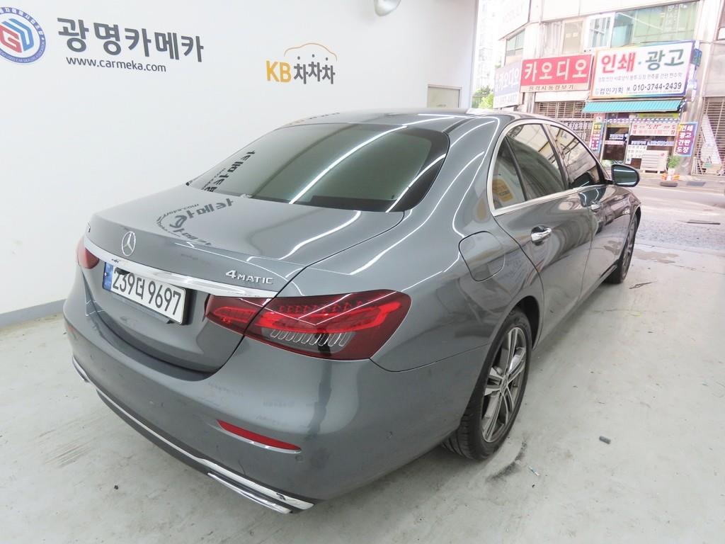 Mercedes Benz E class - Vista 3