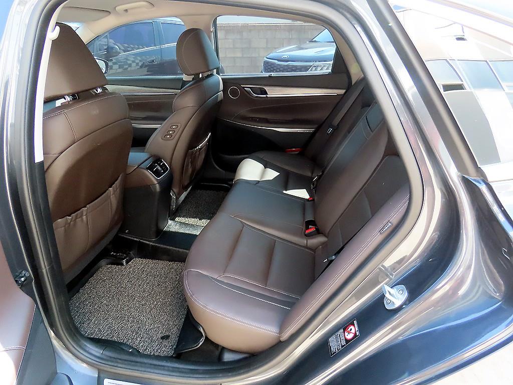 HYUNDAI Grandeur - Vista 6