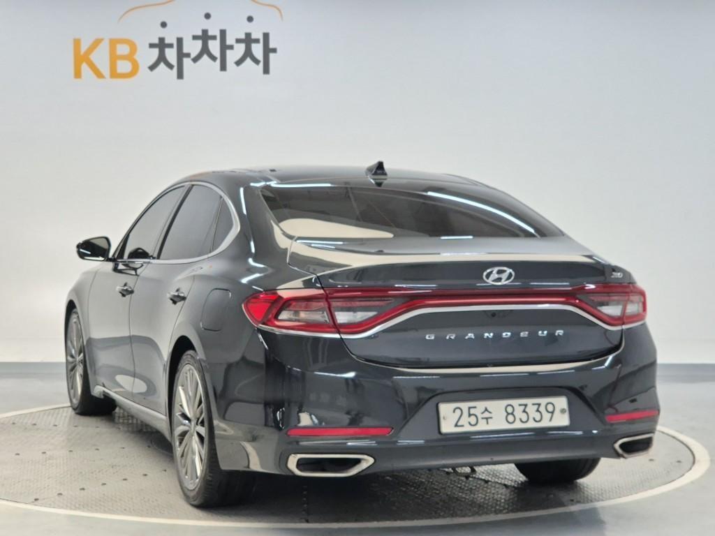 HYUNDAI Grandeur - Vista 2