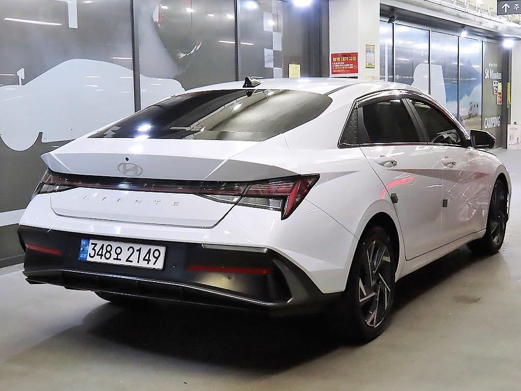HYUNDAI Avante - Vista 4