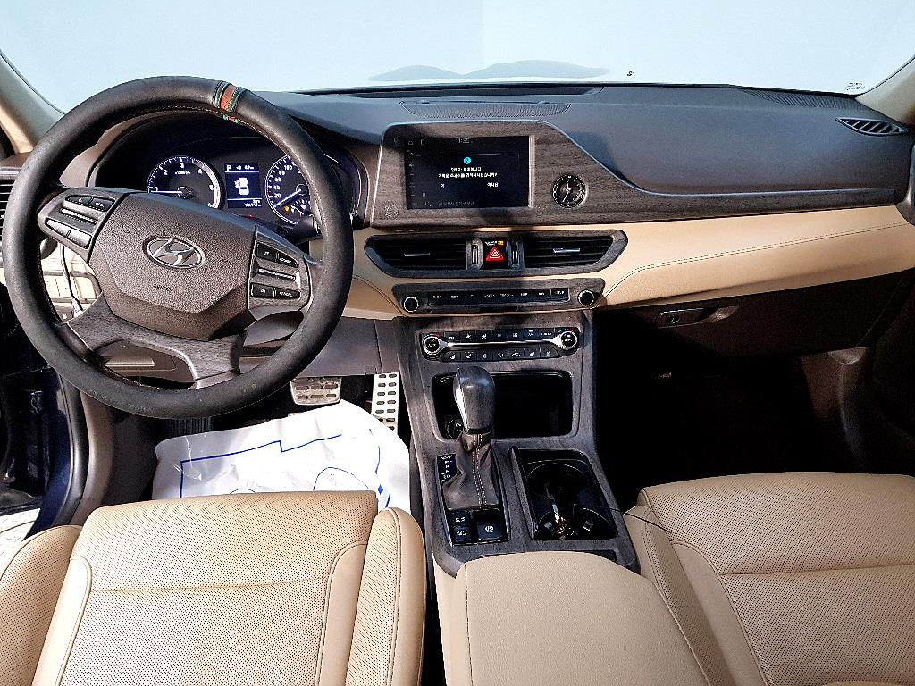 HYUNDAI Grandeur - Vista 5