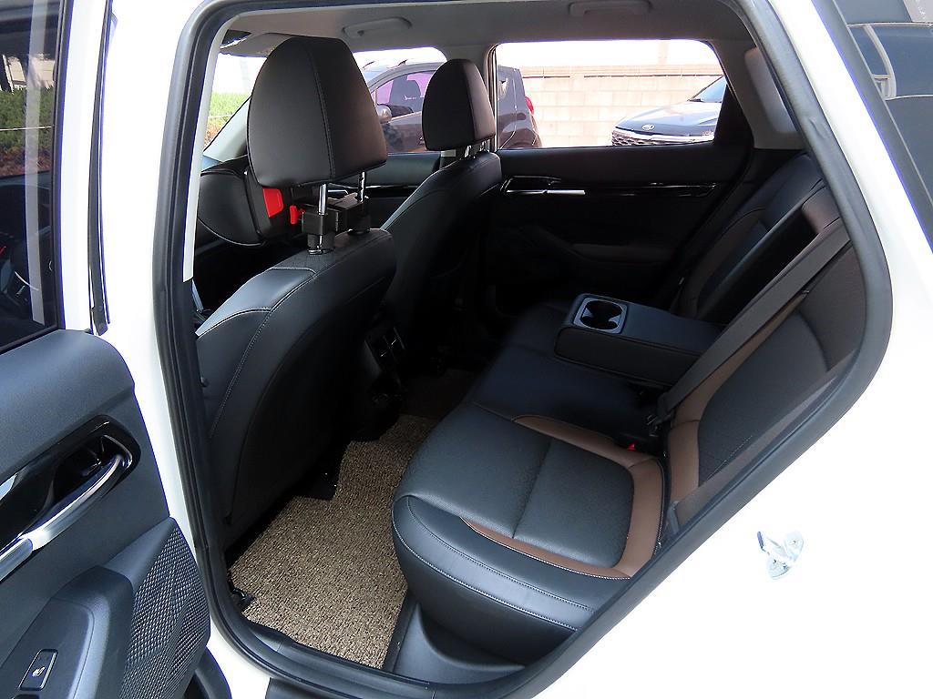 KIA Seltos - Vista 6