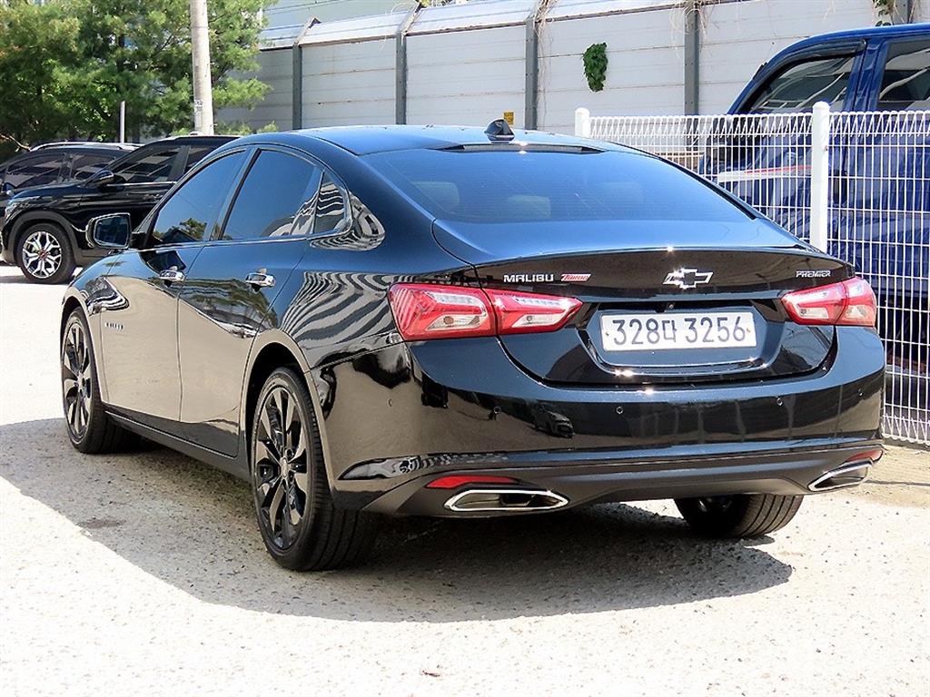 Chevrolet Malibu - Vista 3