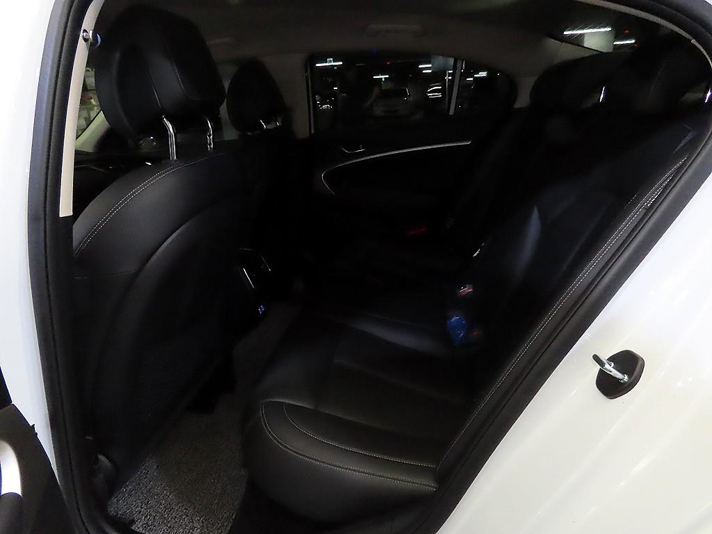 Genesis G70 - Vista 7