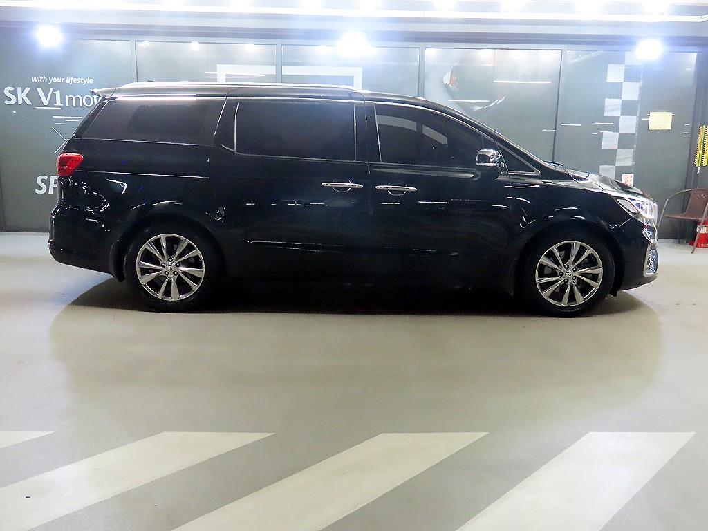 KIA Carnival - Vista 3