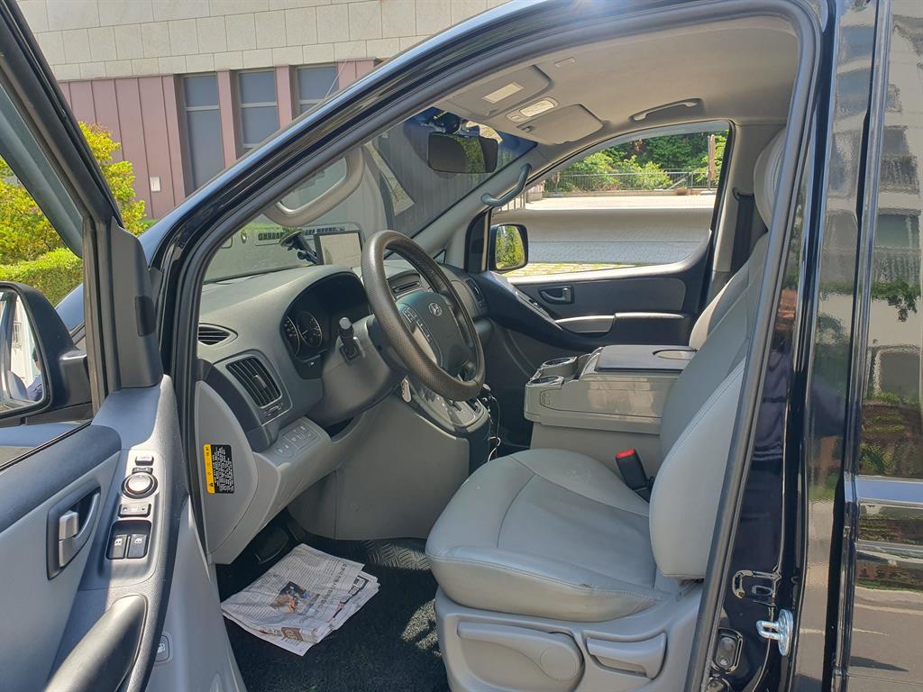 HYUNDAI Starex - Vista 11