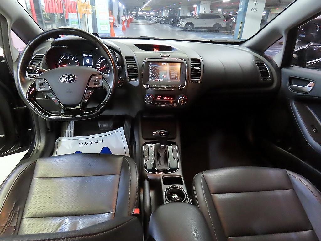 KIA K3 - Vista 10