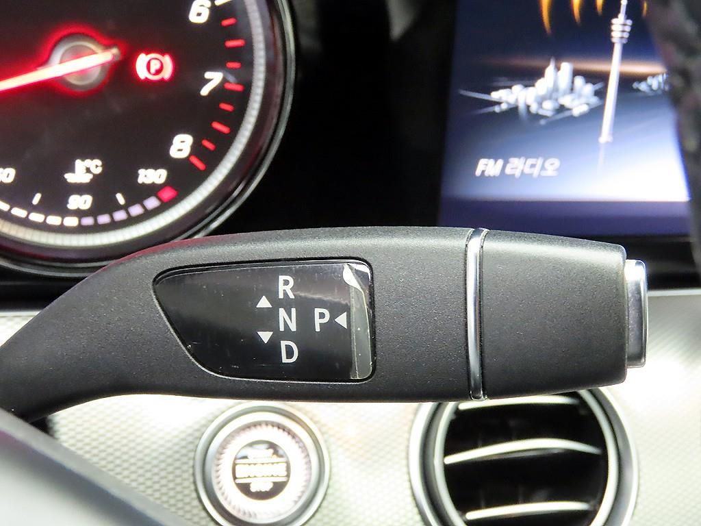 Mercedes Benz E class - Vista 10