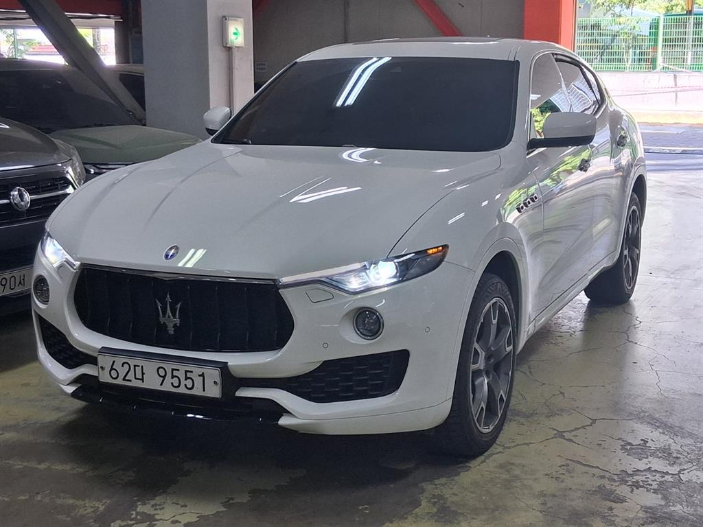 Maserati Levante - Vista 2
