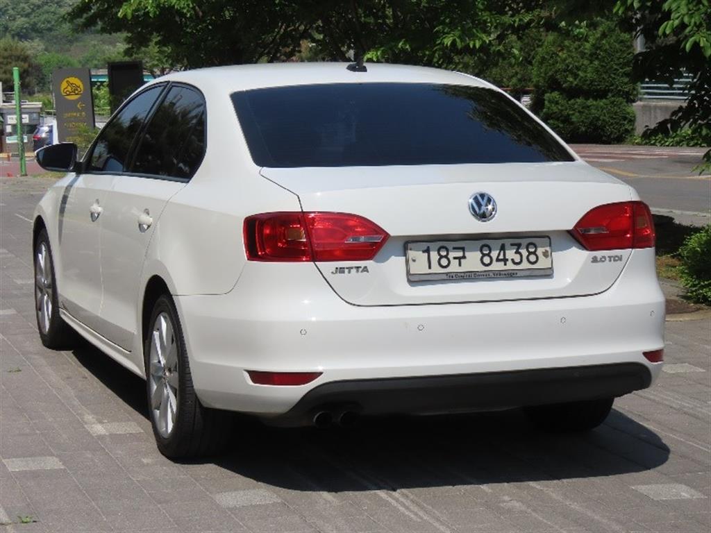 Volkswagen Jetta - Vista 7