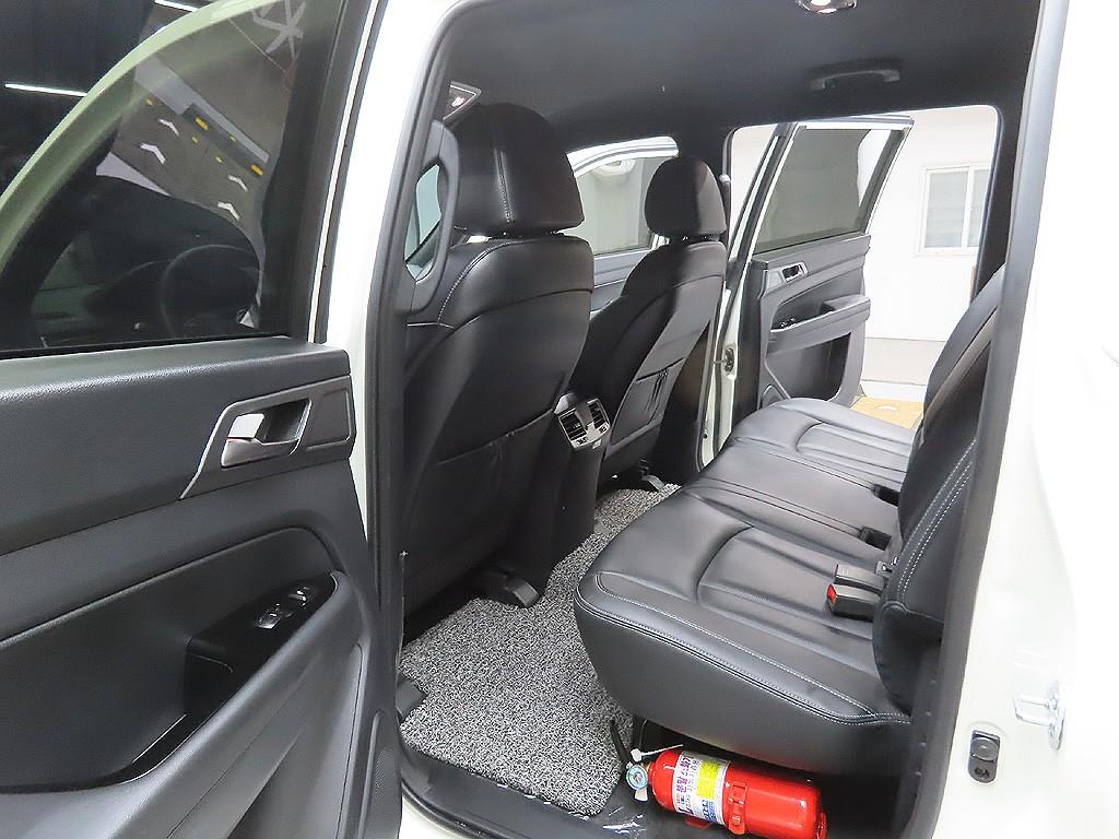 Ssangyong Rexton 2025 Blanco - Importación desde Corea - HF Imports Iquique - Foto 9