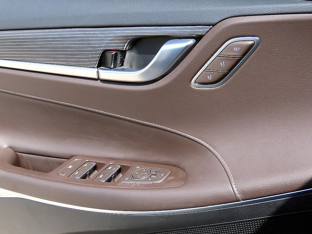 HYUNDAI Grandeur - Vista 11