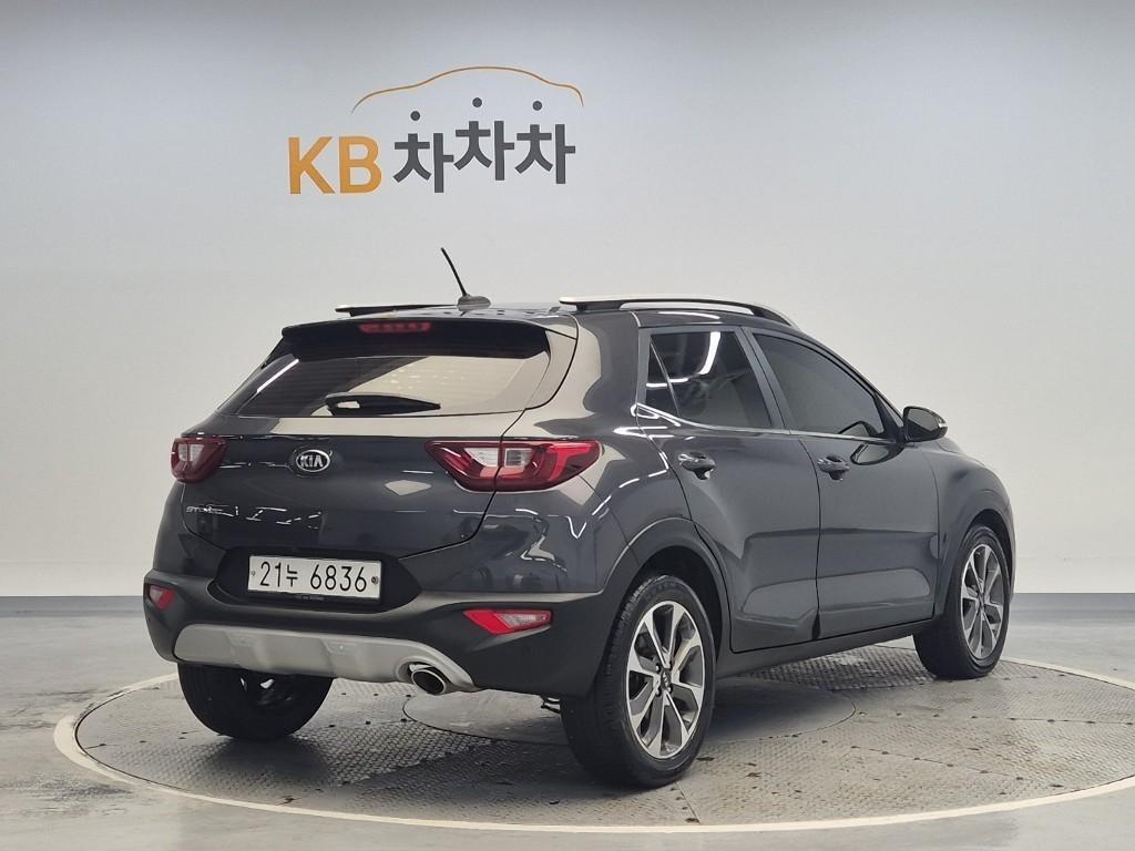 KIA Stonic - Vista 3